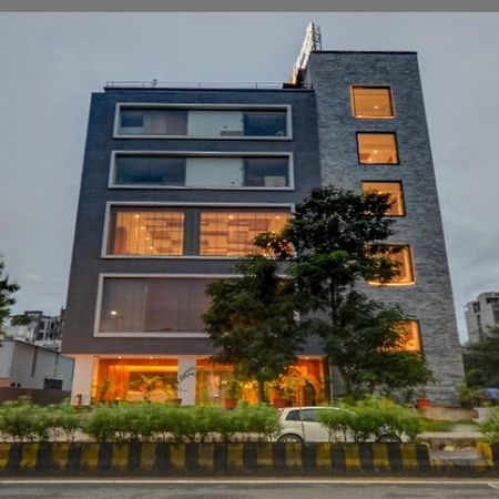 Pinnacle Grand Hotel أحمد أباد المظهر الخارجي الصورة