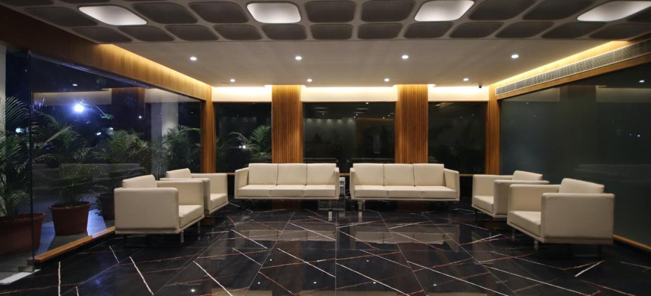 Pinnacle Grand Hotel أحمد أباد المظهر الخارجي الصورة